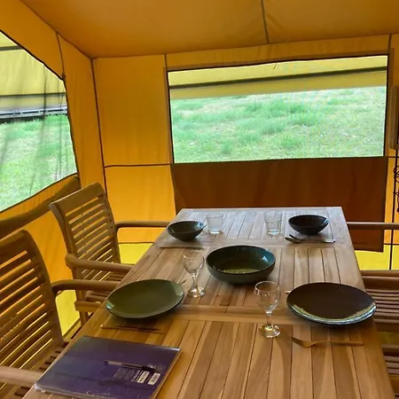 Oh! Campings - Camping Paradis A L'Ombre Des Tilleuls Peyrouse Esterno foto